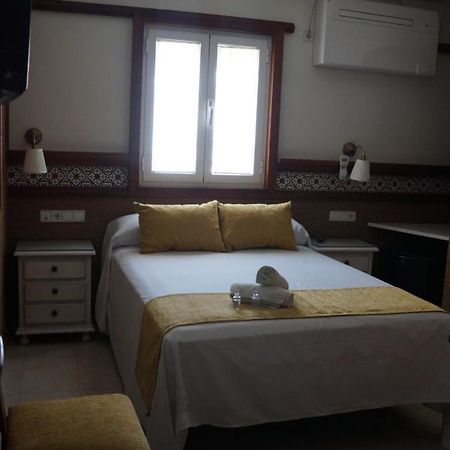 Hostal La Conilena Conil De La Frontera Buitenkant foto