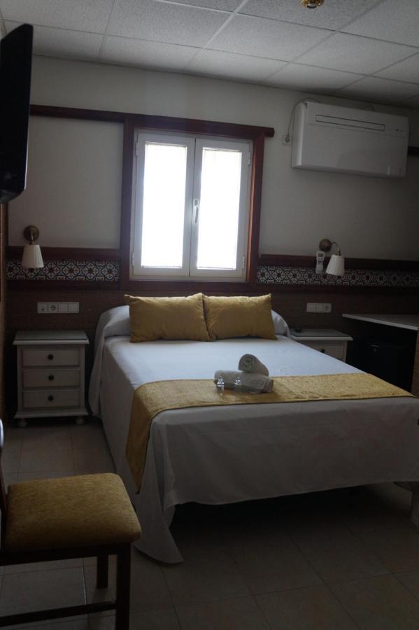 Hostal La Conilena Conil De La Frontera Buitenkant foto