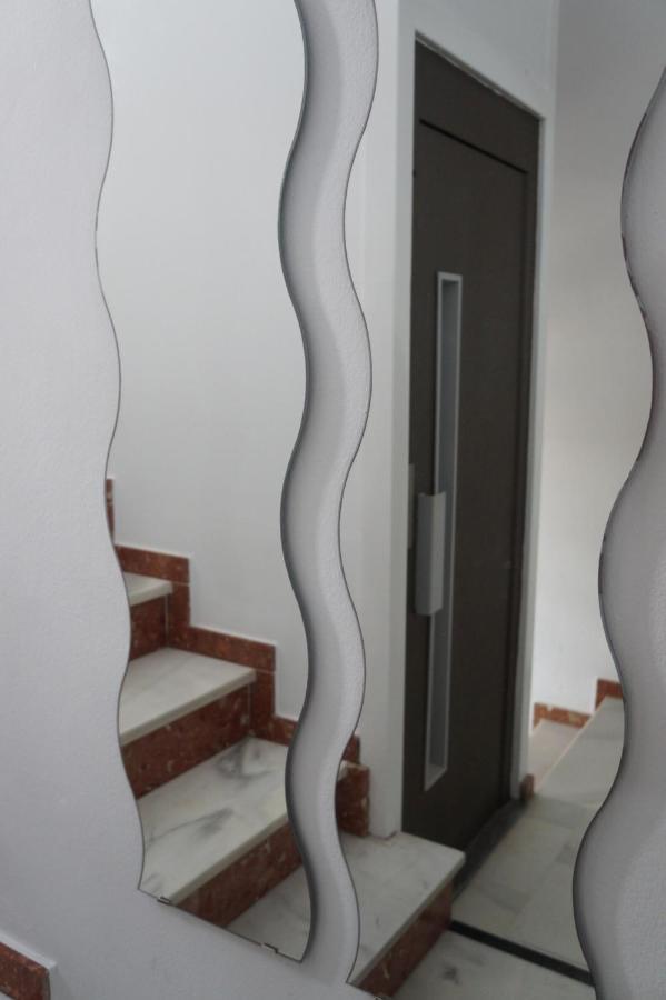 Hostal La Conilena Conil De La Frontera Buitenkant foto