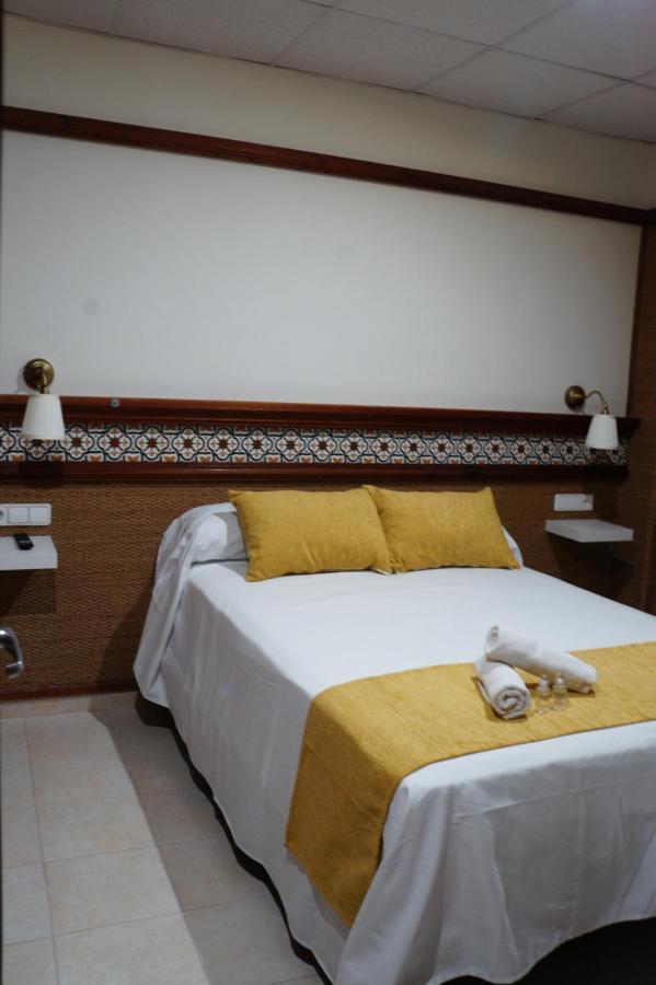 Hostal La Conilena Conil De La Frontera Buitenkant foto