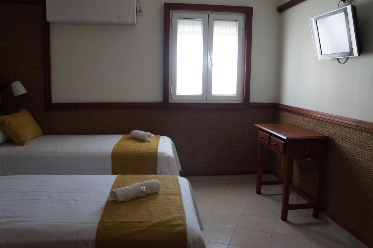 Hostal La Conilena Conil De La Frontera Buitenkant foto