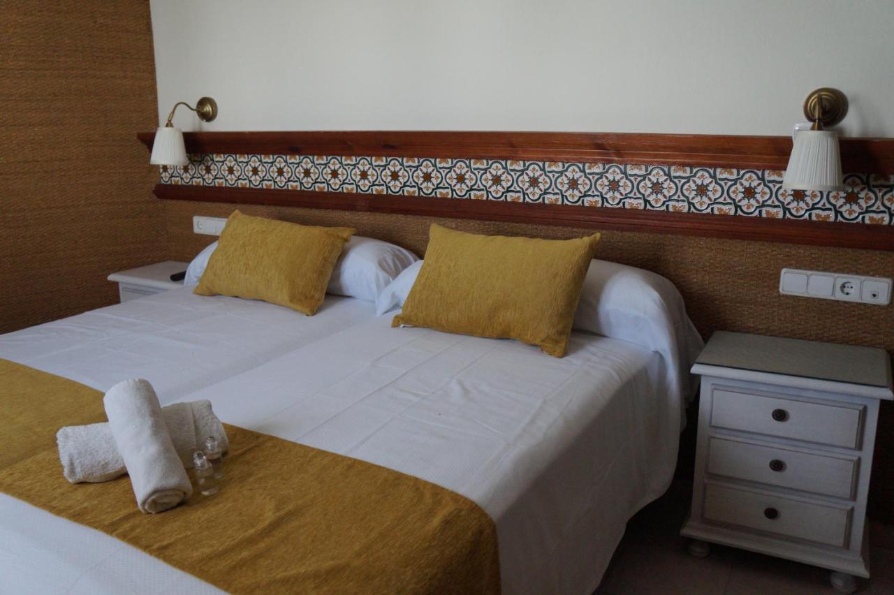 Hostal La Conilena Conil De La Frontera Buitenkant foto