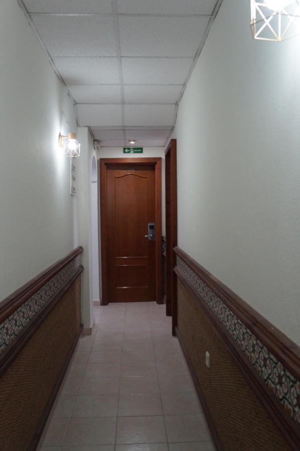 Hostal La Conilena Conil De La Frontera Buitenkant foto