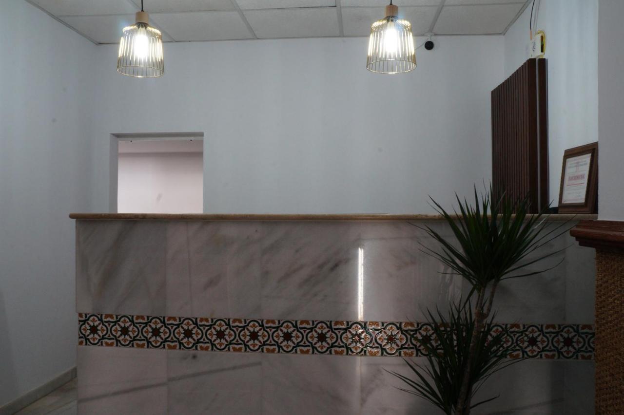 Hostal La Conilena Conil De La Frontera Buitenkant foto
