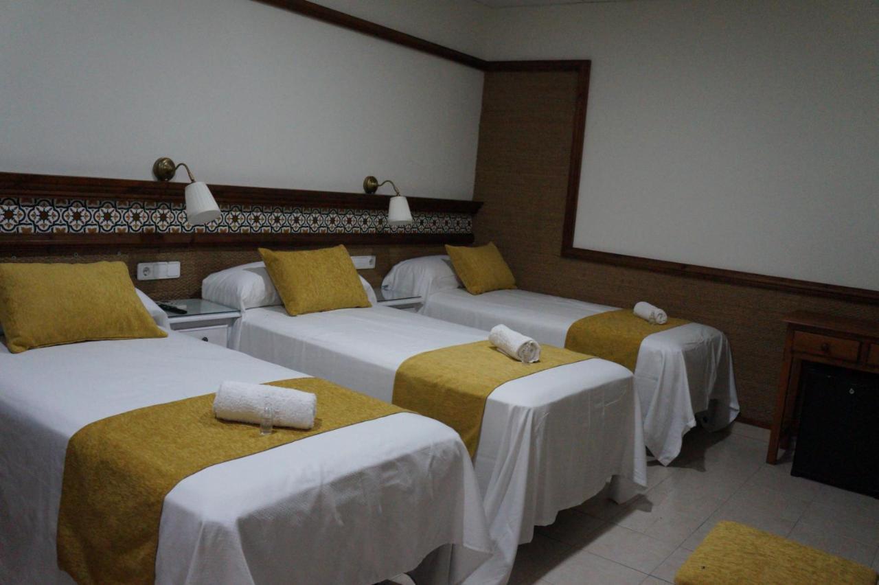 Hostal La Conilena Conil De La Frontera Buitenkant foto