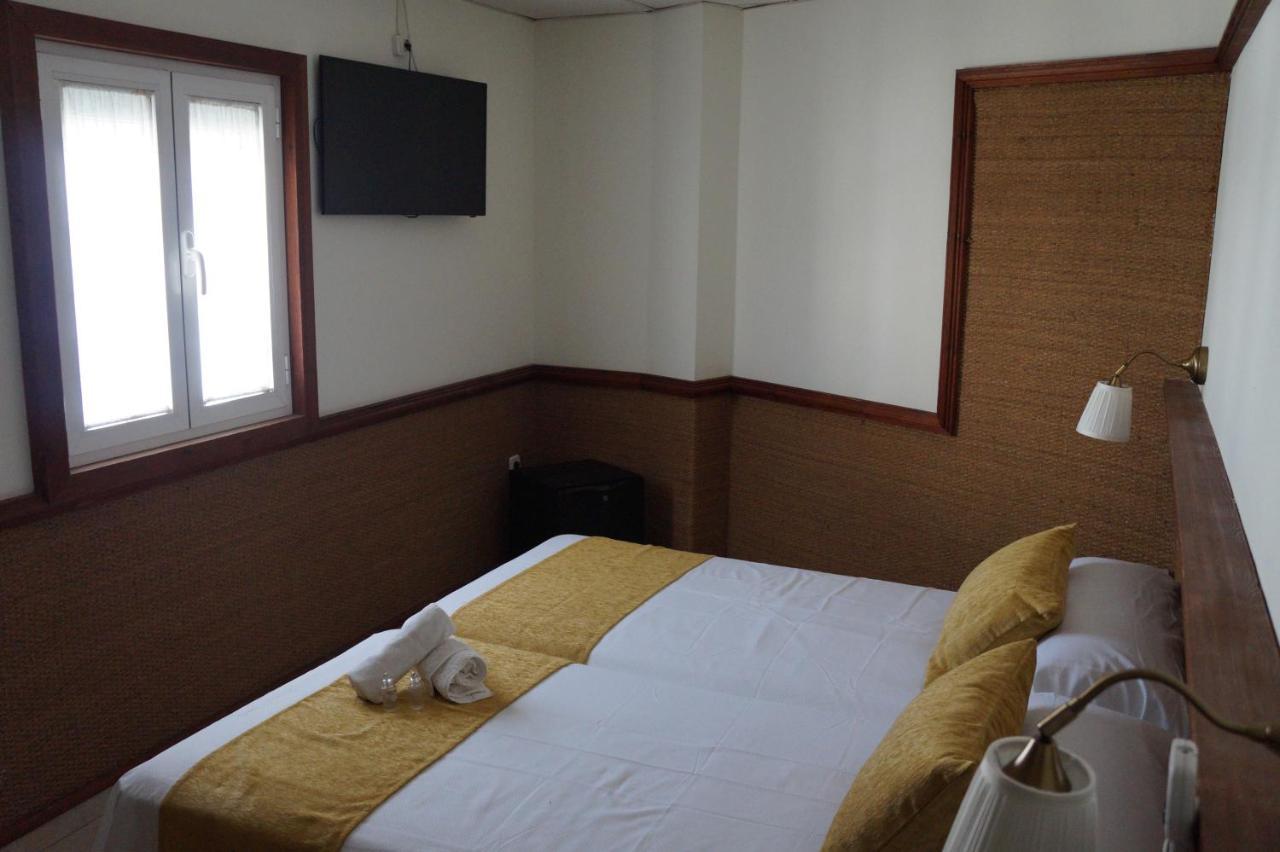 Hostal La Conilena Conil De La Frontera Buitenkant foto